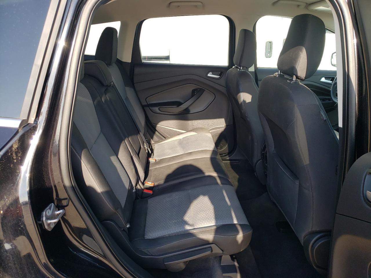 Photo 6 from auction – 2019 FORD ESCAPE SE with VIN 1FMCU9GD9KUC36488