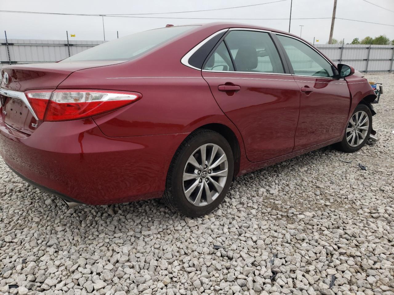 Photo 4 from auction – 2017 TOYOTA CAMRY LE with VIN 4T1BF1FK2HU619799