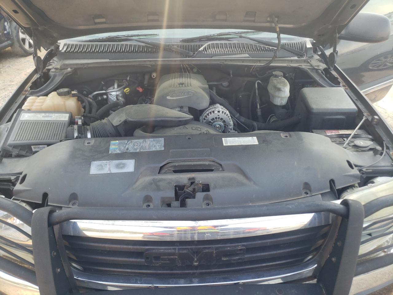 Photo 7 from auction – 2003 GMC SIERRA C15 with VIN 1GTGC13U43F211665
