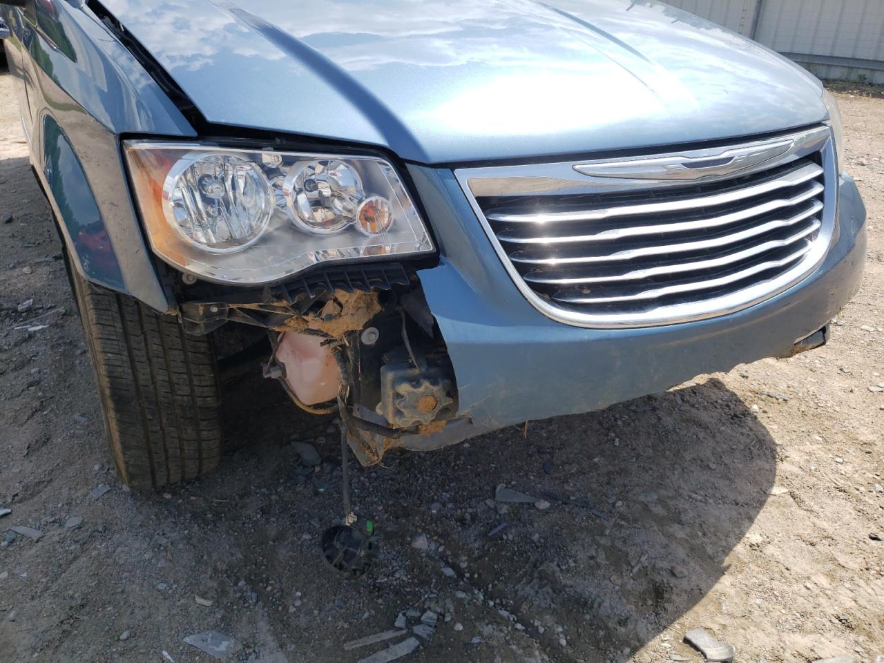 Photo 9 from auction – 2012 CHRYSLER TOWN & COU with VIN 2C4RC1CG3CR133357