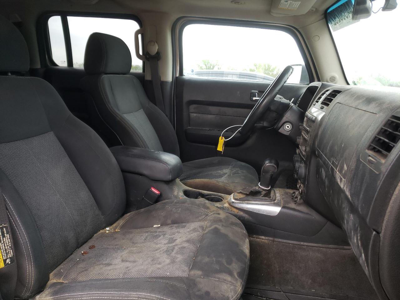 Photo 5 from auction – 2006 HUMMER H3 with VIN 5GTDN136368107572