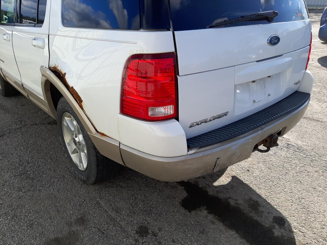 Photo 9 from auction – 2005 FORD EXPLORER E with VIN 1FMZU74W95UB50350