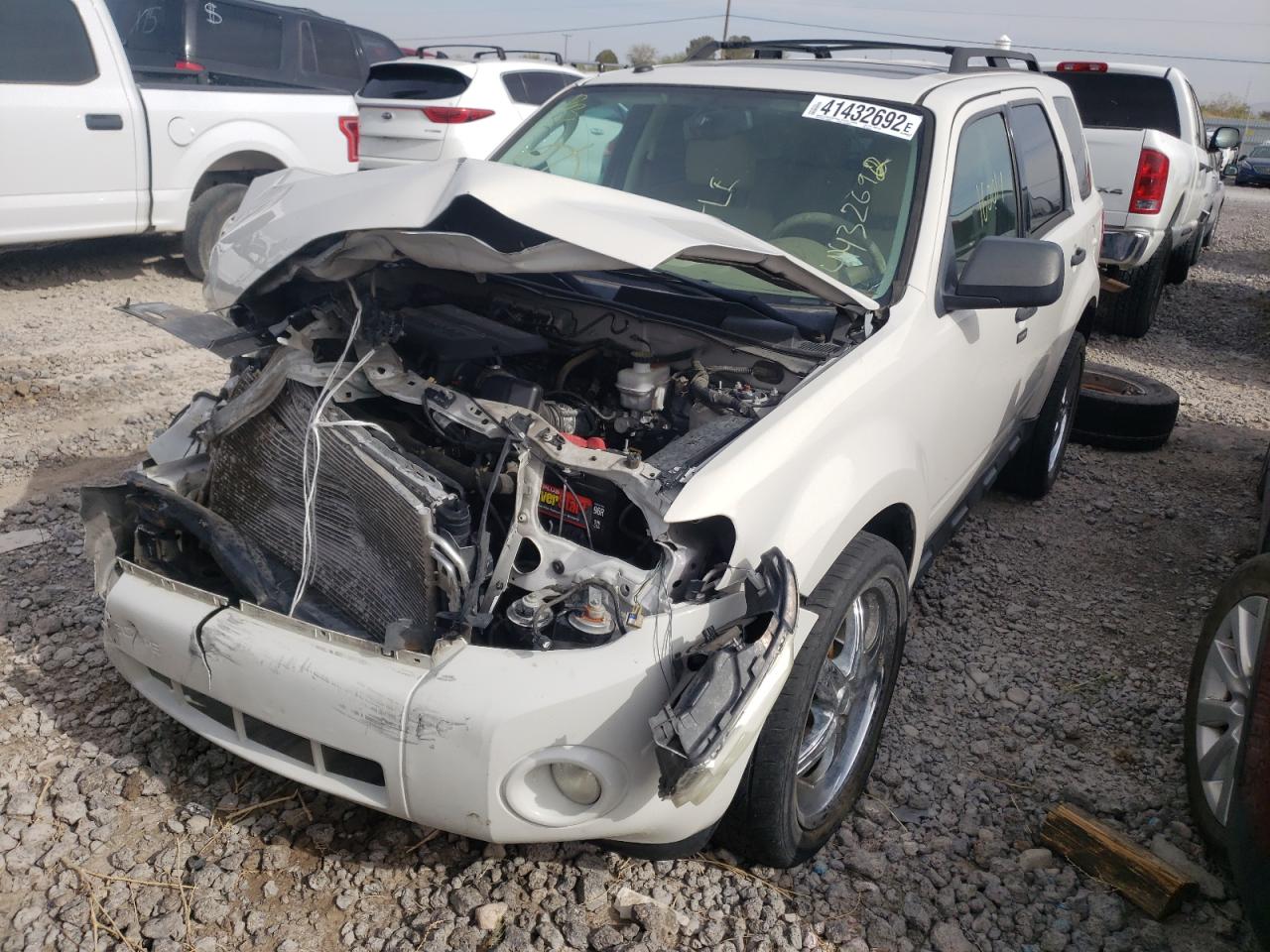 Photo 2 from auction – 2010 FORD ESCAPE XLT with VIN 1FMCU0DG1AKB92538