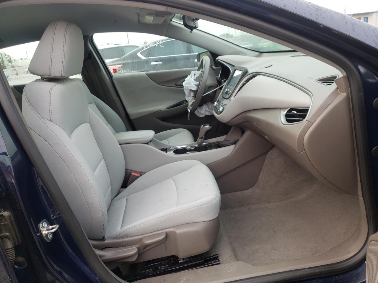 Photo 5 from auction – 2017 CHEVROLET MALIBU LS with VIN 1G1ZB5ST1HF137763
