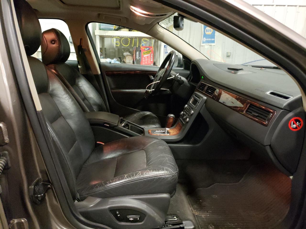 Photo 5 from auction – 2007 VOLVO S80 V8 with VIN YV1AH852671026462