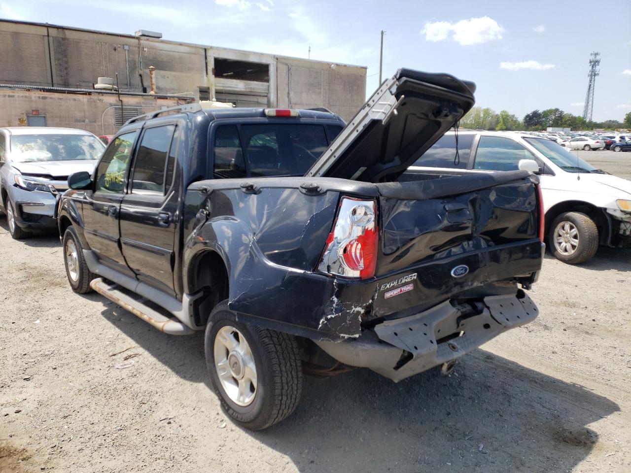 Photo 3 from auction – 2002 FORD EXPLORER S with VIN 1FMZU77E42UC06029