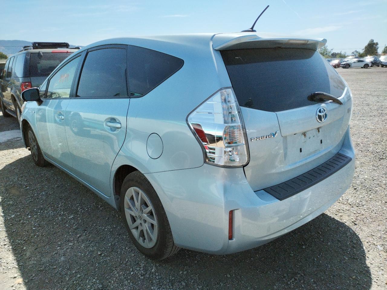 Photo 3 from auction – 2014 TOYOTA PRIUS V with VIN JTDZN3EU0E3328790