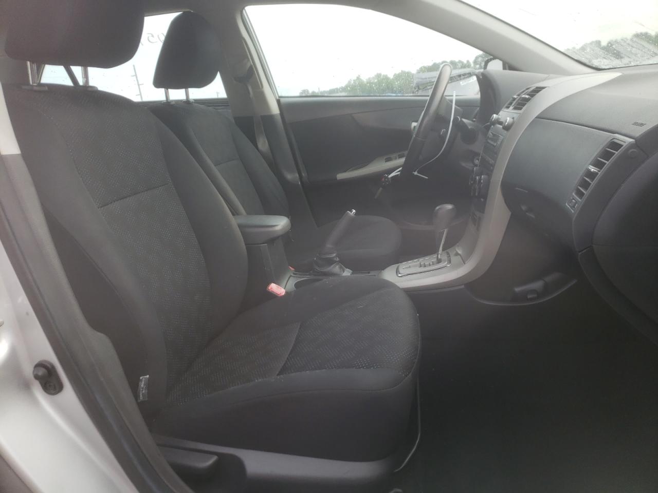 Photo 5 from auction – 2010 TOYOTA COROLLA with VIN 1NXBU4EE5AZ333809