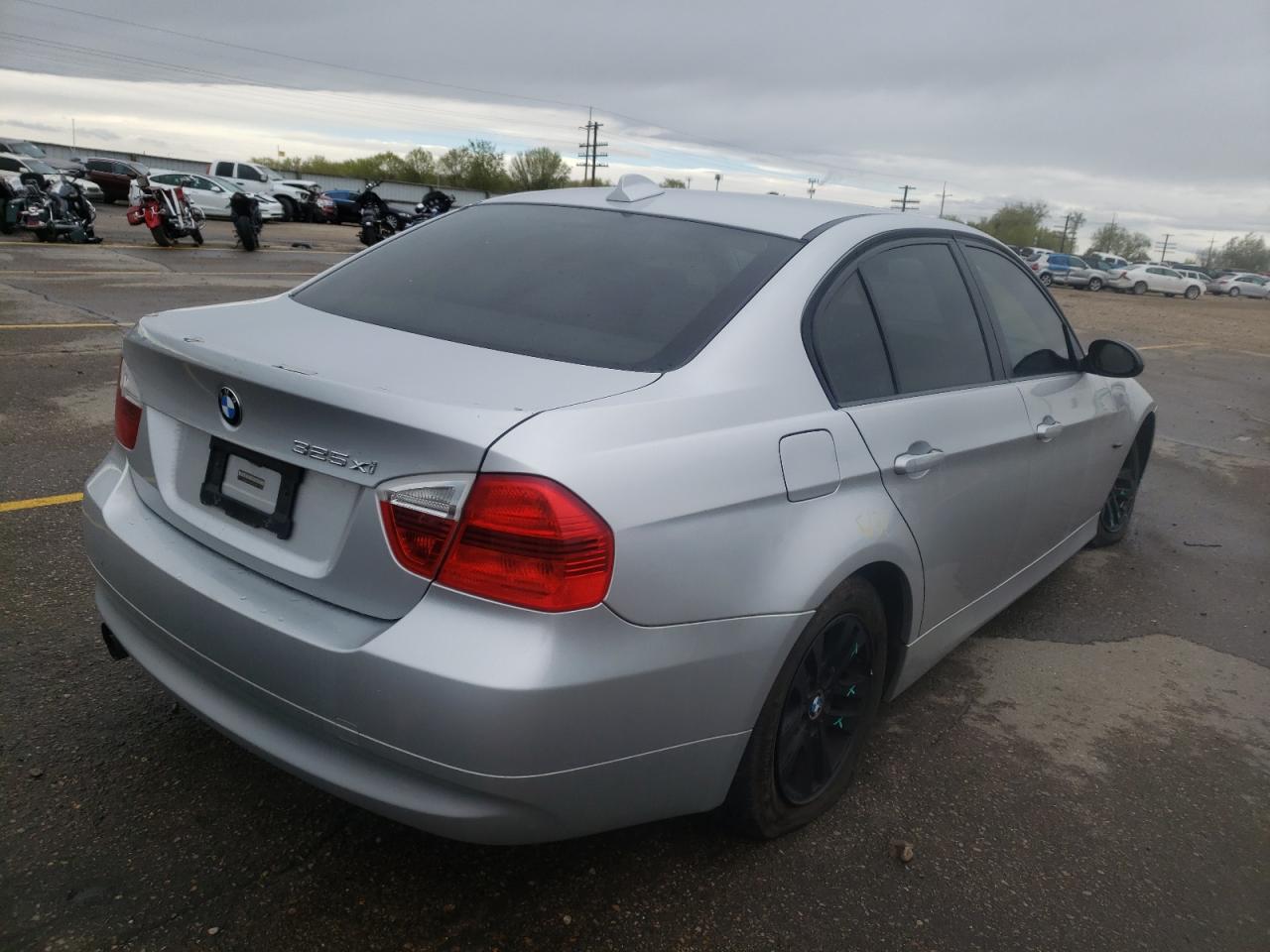 Photo 4 from auction – 2006 BMW 325 XI with VIN WBAVD13536KV05807