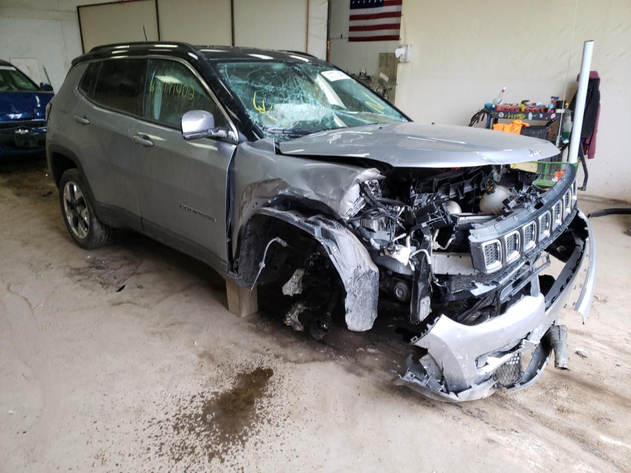 JEEP COMPASS LI 2019 with VIN 3C4NJDCB1KT674042 - Photo from auction