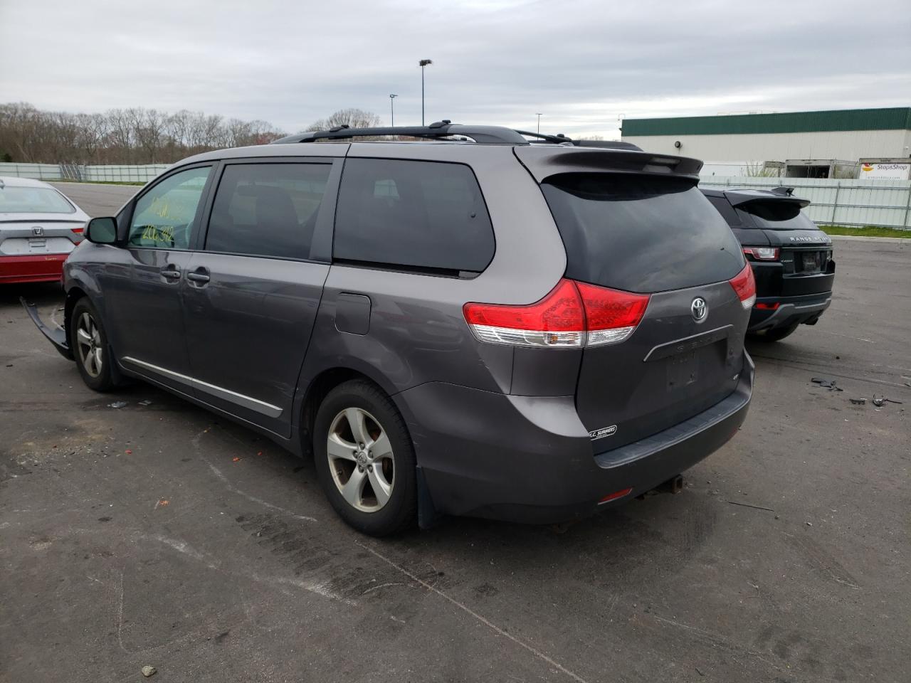 Photo 3 from auction – 2011 TOYOTA SIENNA LE with VIN 5TDKK3DC0BS152417