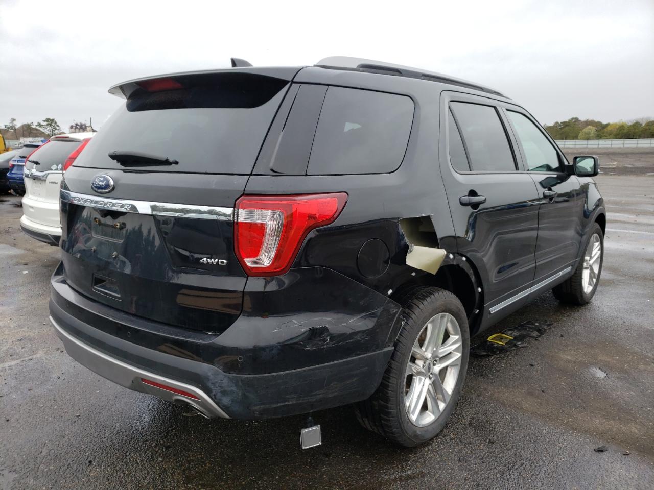 Photo 4 from auction – 2017 FORD EXPLORER X with VIN 1FM5K8D80HGB02962