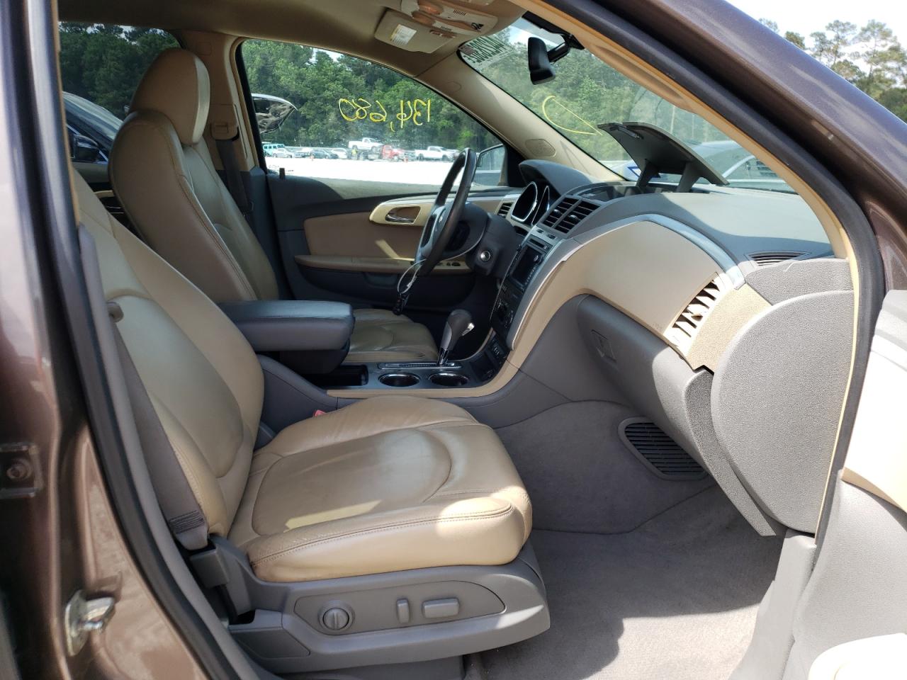Photo 5 from auction – 2009 CHEVROLET TRAVERSE L with VIN 1GNER23D69S147096