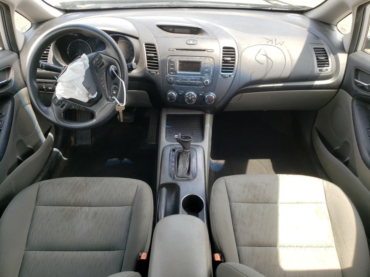 Photo 9 from auction – 2015 KIA FORTE LX with VIN KNAFK4A68F5432679
