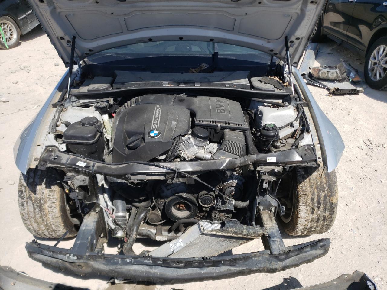 Photo 9 from auction – 2011 BMW 335 I with VIN WBAPM5C58BE577692
