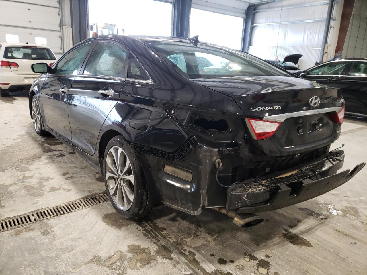 Photo 3 from auction – 2013 HYUNDAI SONATA SE with VIN 5NPEC4AB8DH657819
