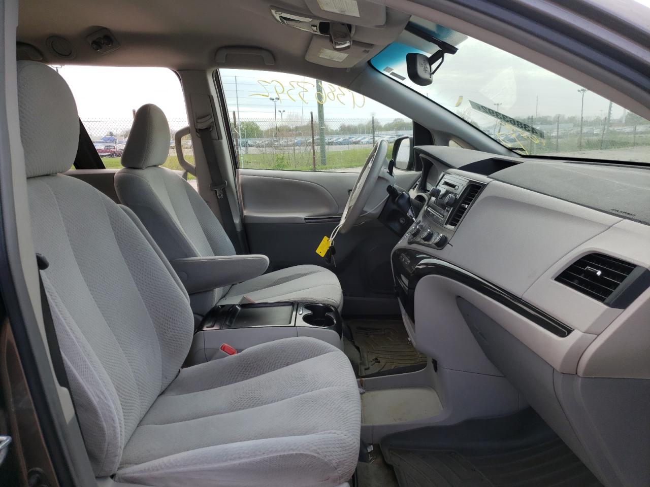 Photo 5 from auction – 2011 TOYOTA SIENNA LE with VIN 5TDKK3DC5BS168905