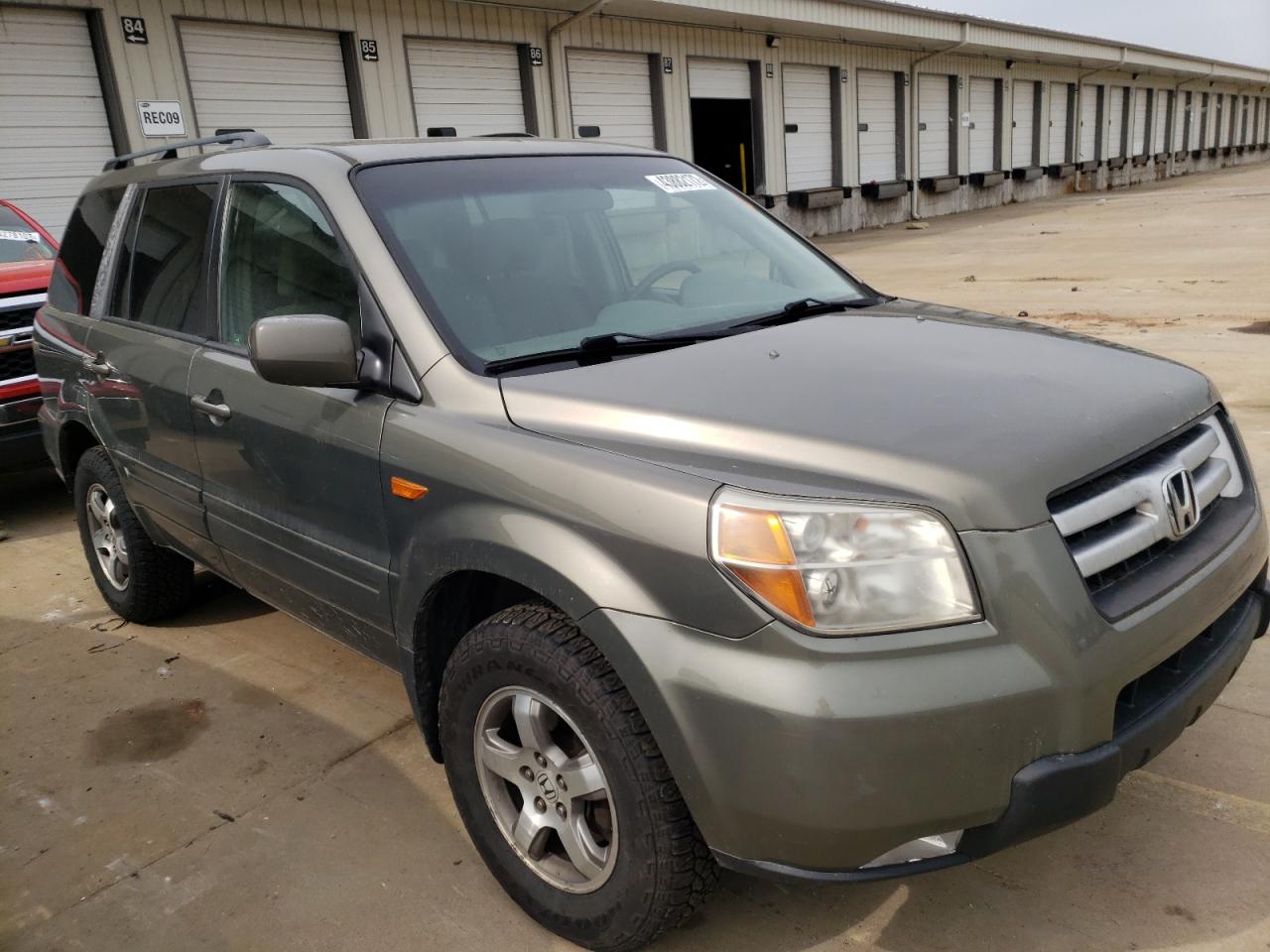 HONDA PILOT EX 2007 with VIN 2HKYF18487H528901 - Photo from auction