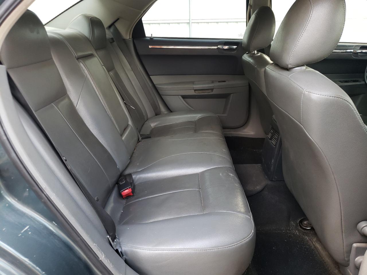 Photo 6 from auction – 2005 CHRYSLER 300 TOURIN with VIN 2C3JA53G65H687077