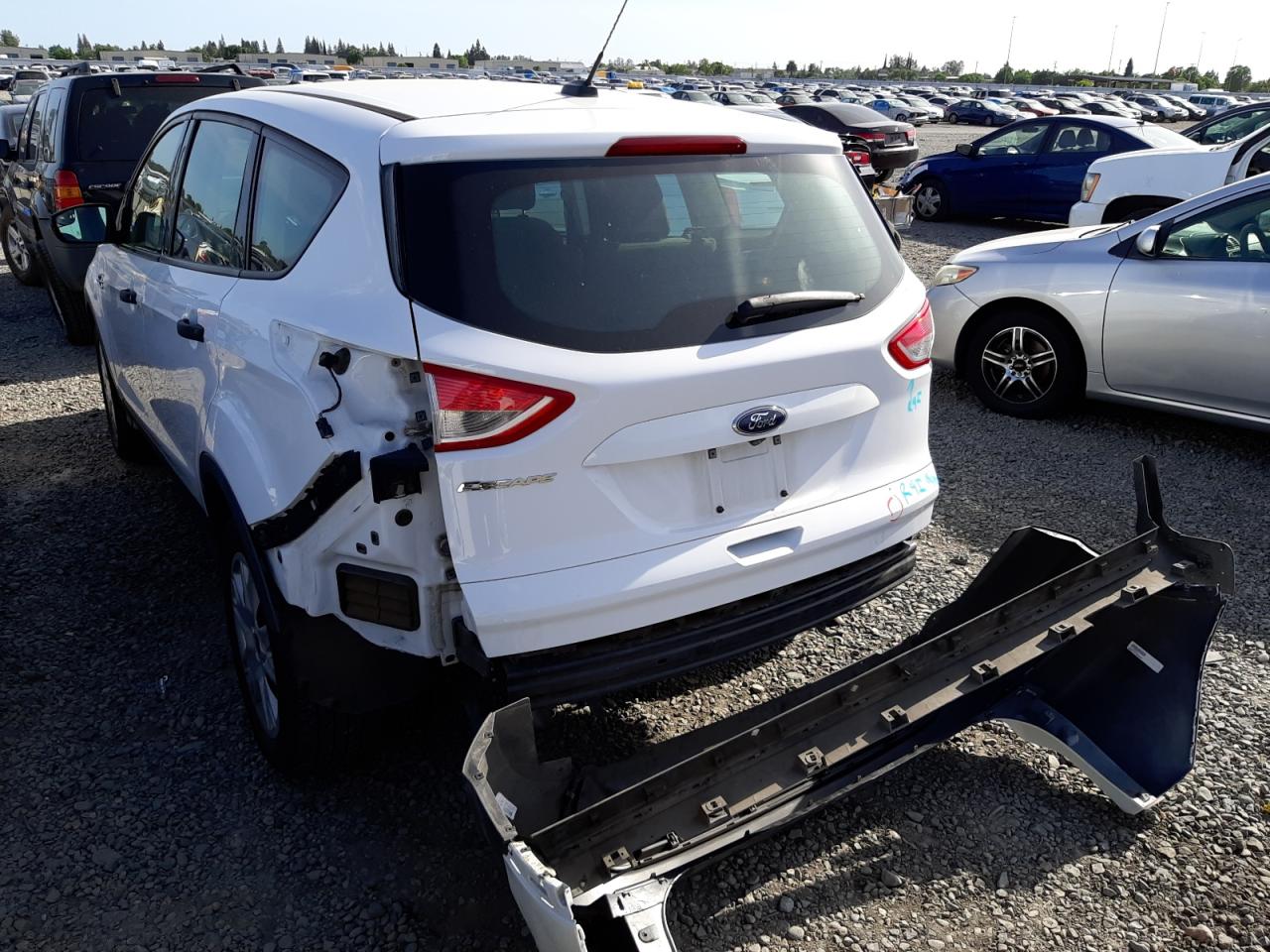 Photo 3 from auction – 2016 FORD ESCAPE S with VIN 1FMCU0F74GUC44383