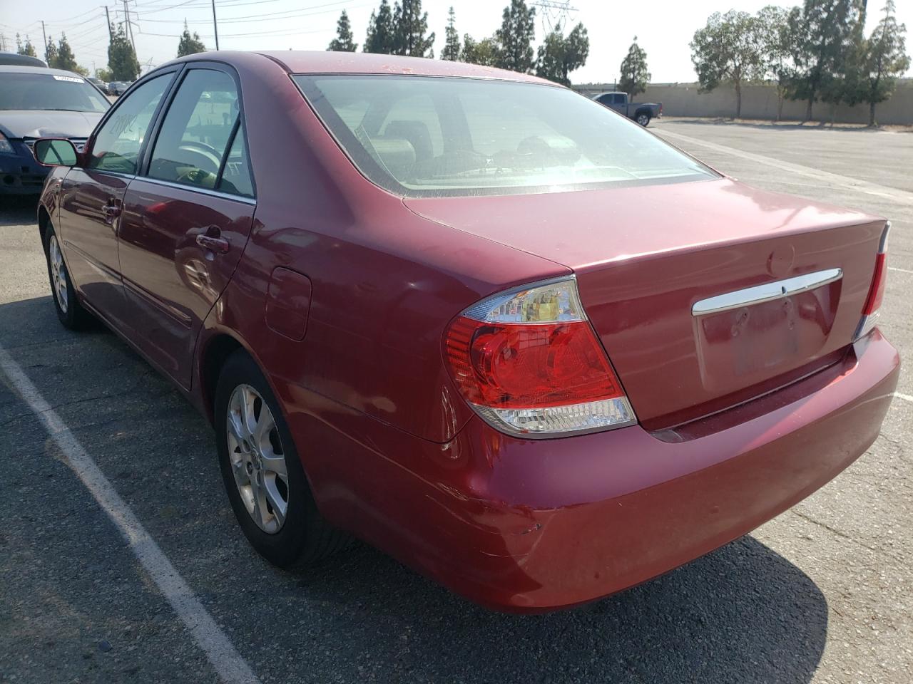 Photo 3 from auction – 2005 TOYOTA CAMRY LE with VIN 4T1BF32K55U102607
