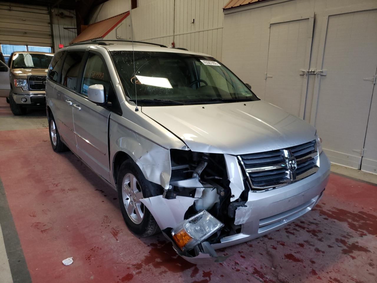 DODGE GRAND CARA 2010 with VIN 2D4RN5D10AR201710 - Photo from auction