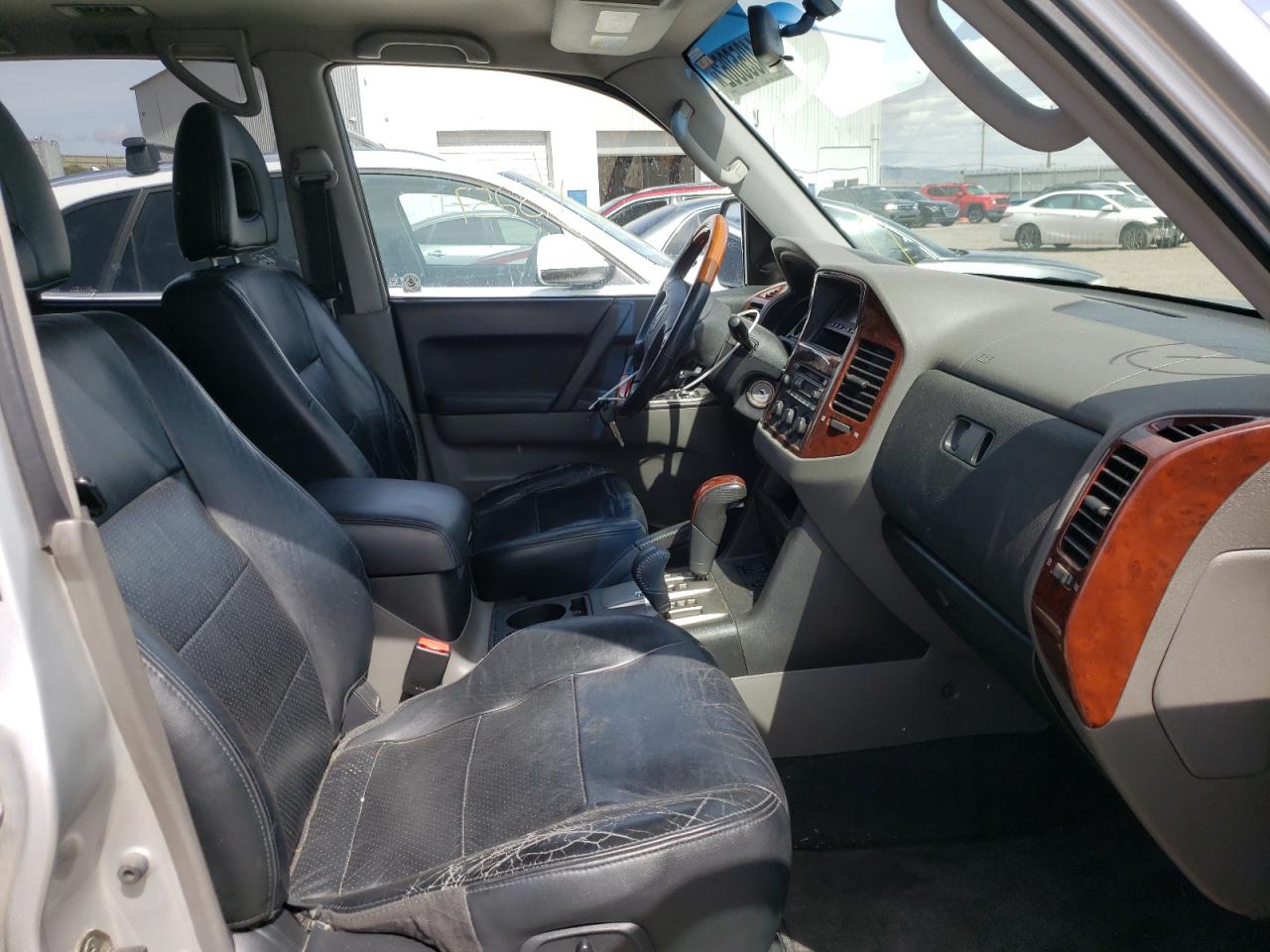 Photo 5 from auction – 2003 MITSUBISHI MONTERO LI with VIN JA4NW51S13J030294