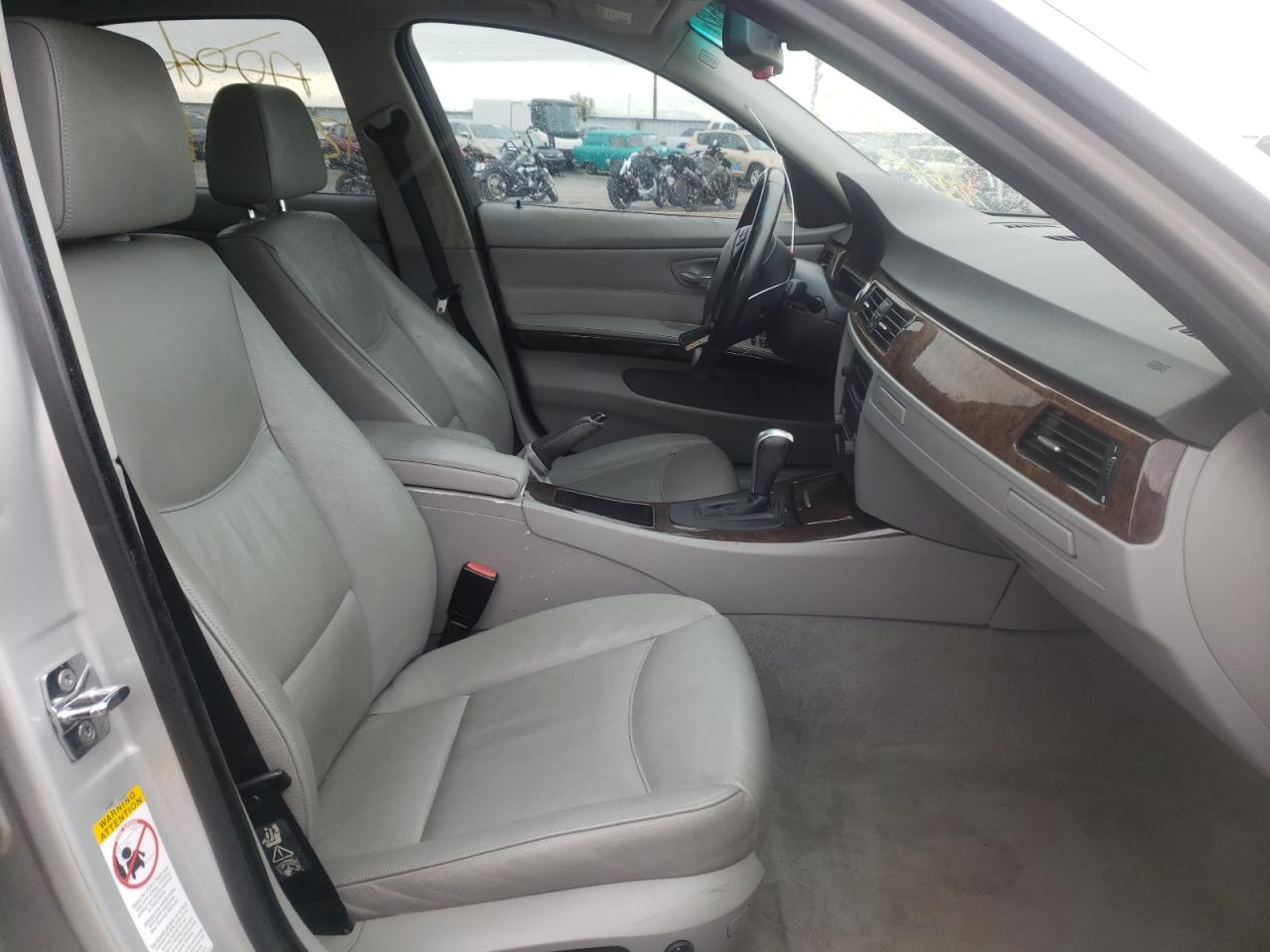 Photo 5 from auction – 2006 BMW 325 XI with VIN WBAVD13536KV05807