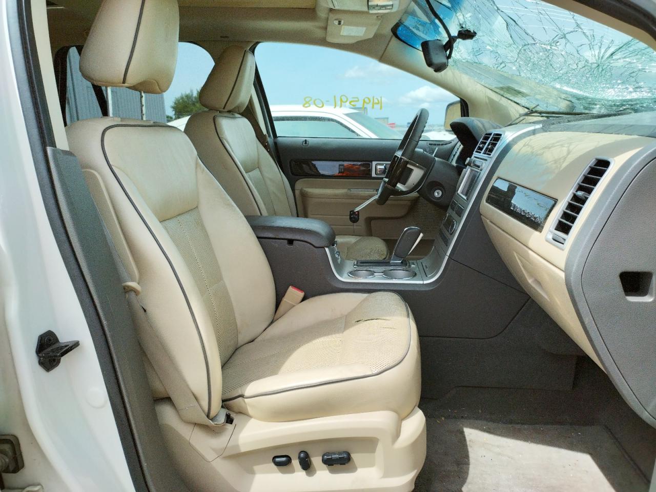 Photo 5 from auction – 2008 LINCOLN MKX with VIN 2LMDU88C58BJ02844