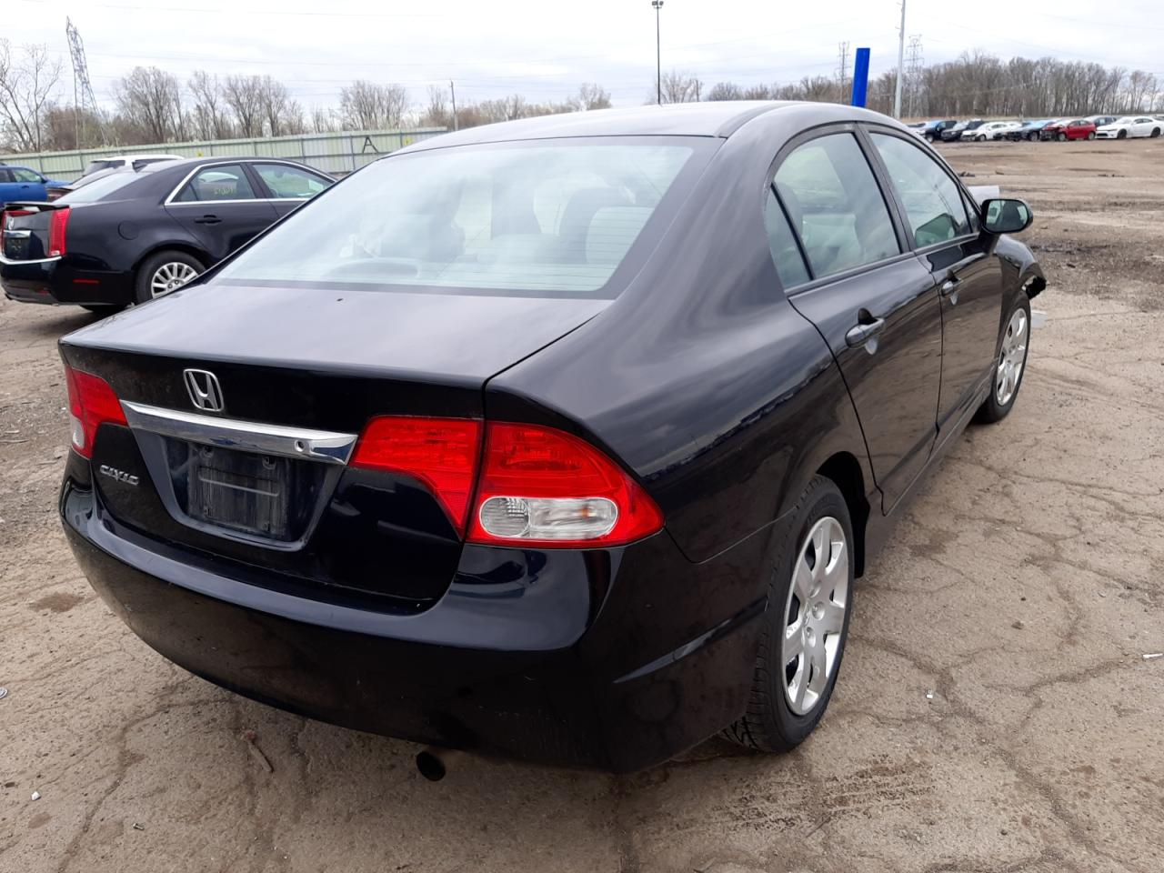 Photo 4 from auction – 2010 HONDA CIVIC LX with VIN 19XFA1F57AE009402