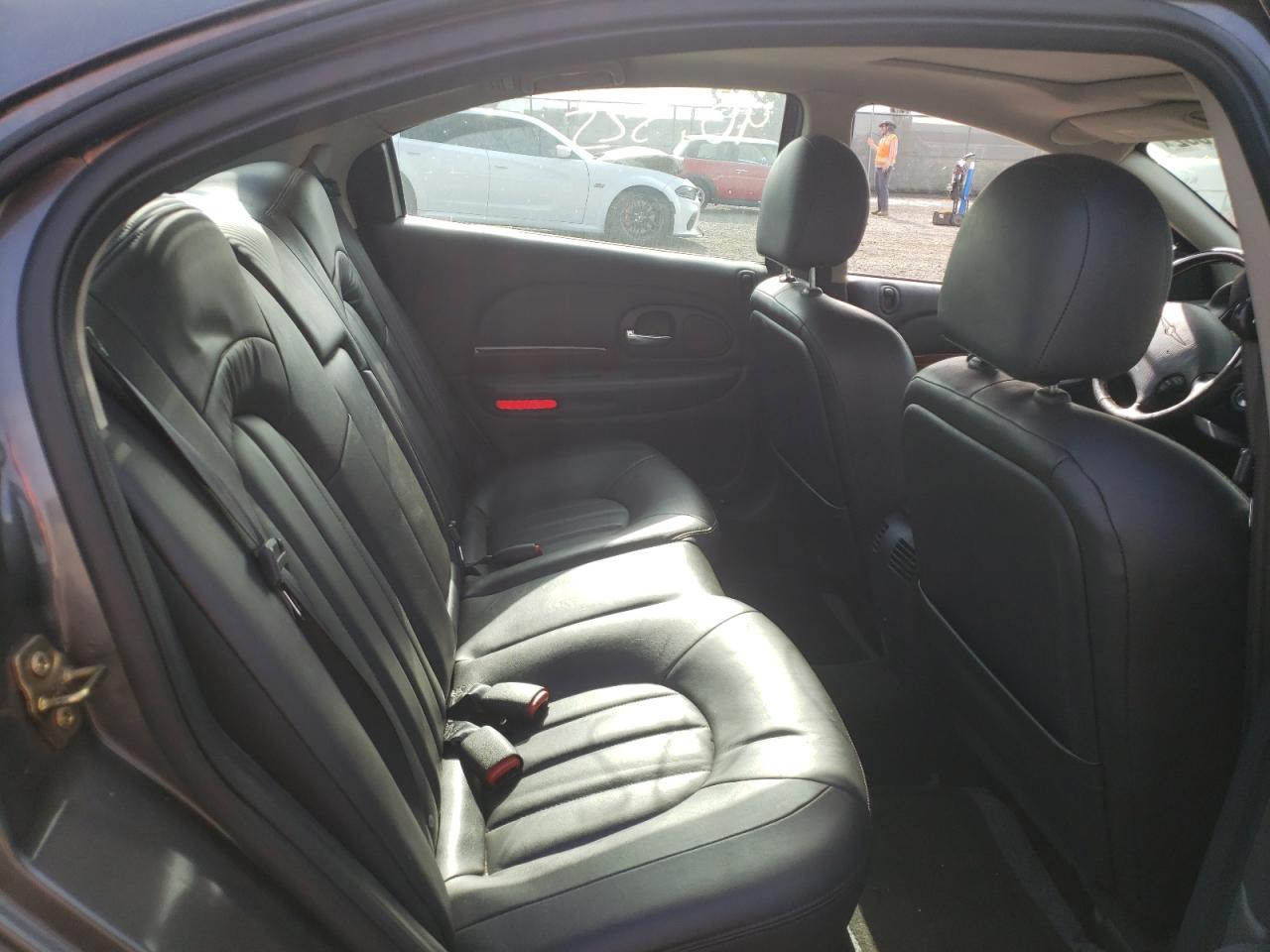 Photo 6 from auction – 2003 CHRYSLER 300M with VIN 2C3AE66G23H555338