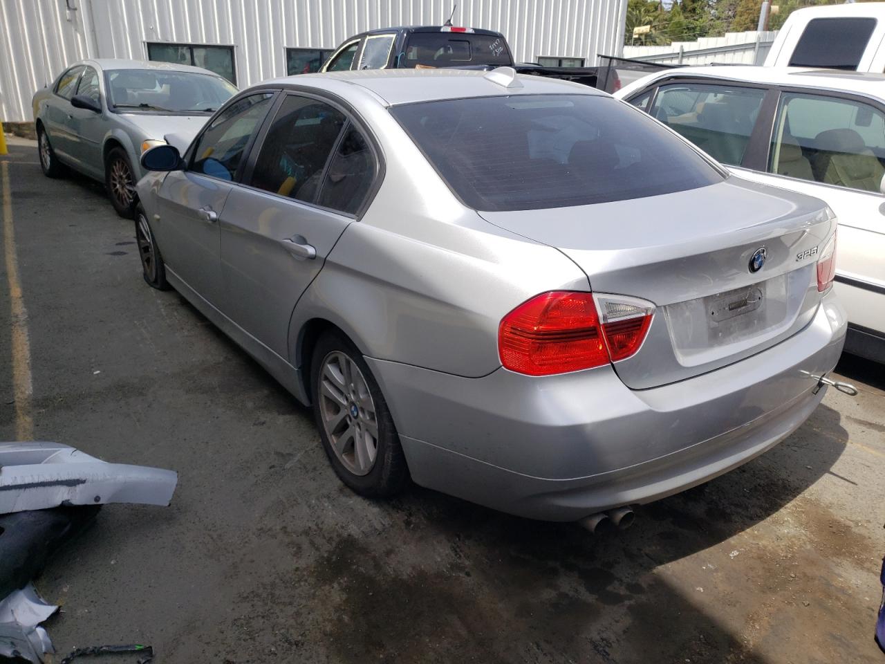 Photo 3 from auction – 2006 BMW 325 I with VIN WBAVB13556KX36942