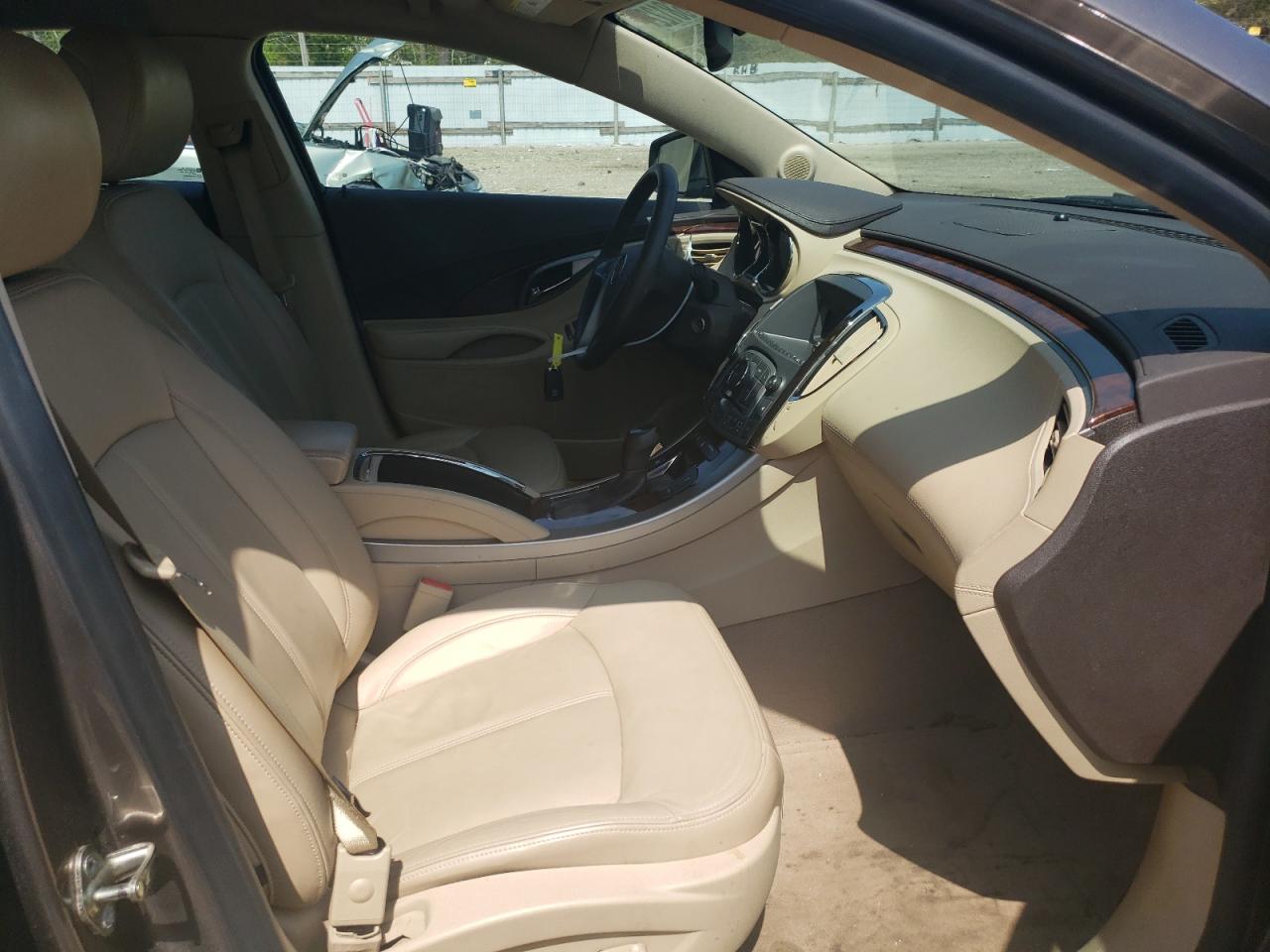 Photo 5 from auction – 2010 BUICK LACROSSE C with VIN 1G4GC5EG7AF219881