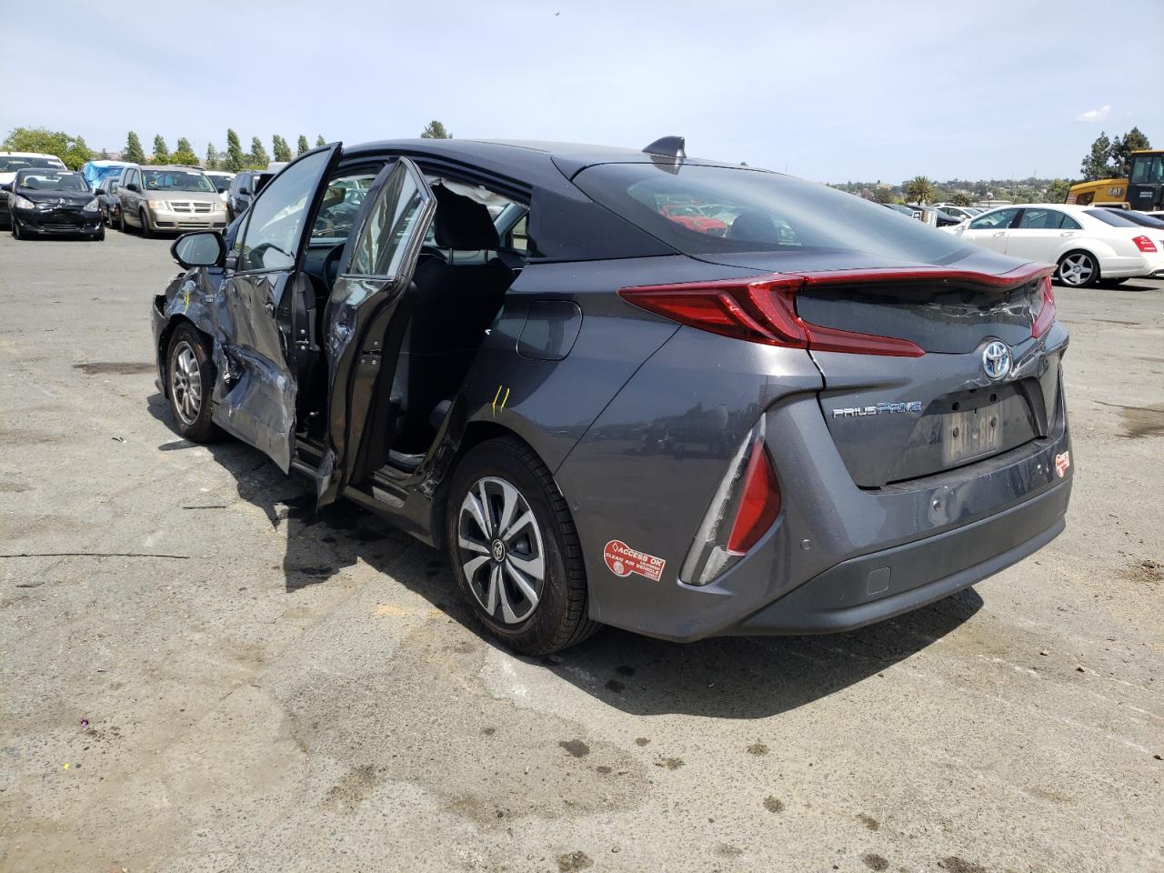 Photo 3 from auction – 2017 TOYOTA PRIUS PRIM with VIN JTDKARFP0H3010780