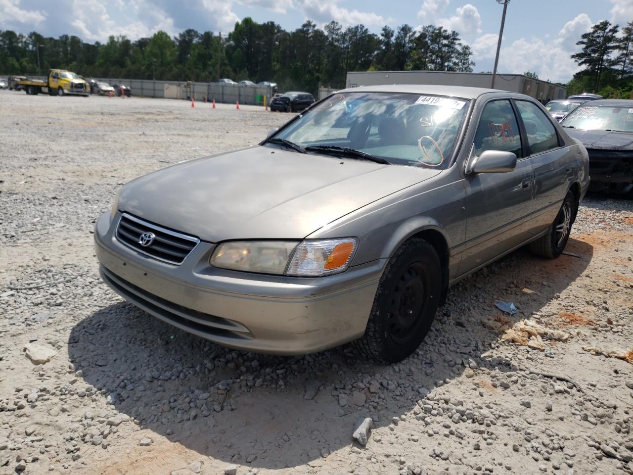 Photo 2 from auction – 2000 TOYOTA CAMRY LE with VIN JT2BG28K2Y0433653