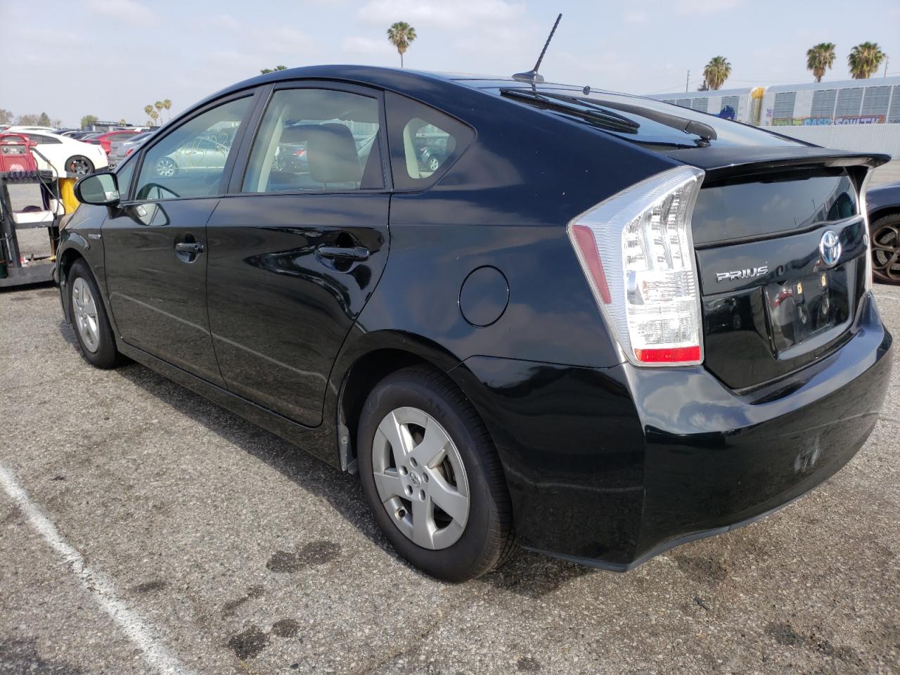 Photo 3 from auction – 2011 TOYOTA PRIUS with VIN JTDKN3DU7B0284447