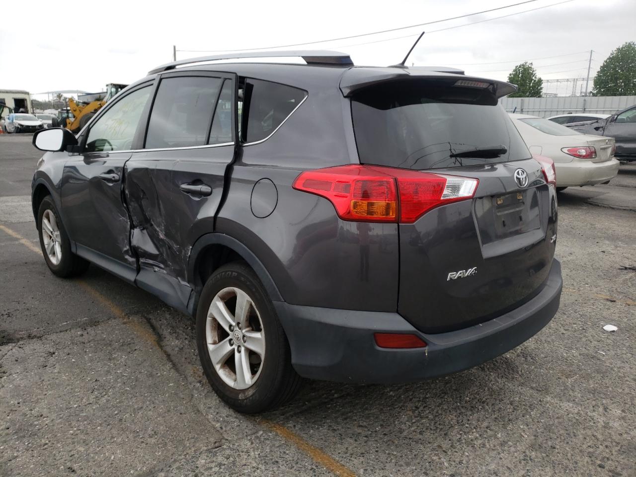 Photo 3 from auction – 2014 TOYOTA RAV4 XLE with VIN JTMWFREVXEJ009209