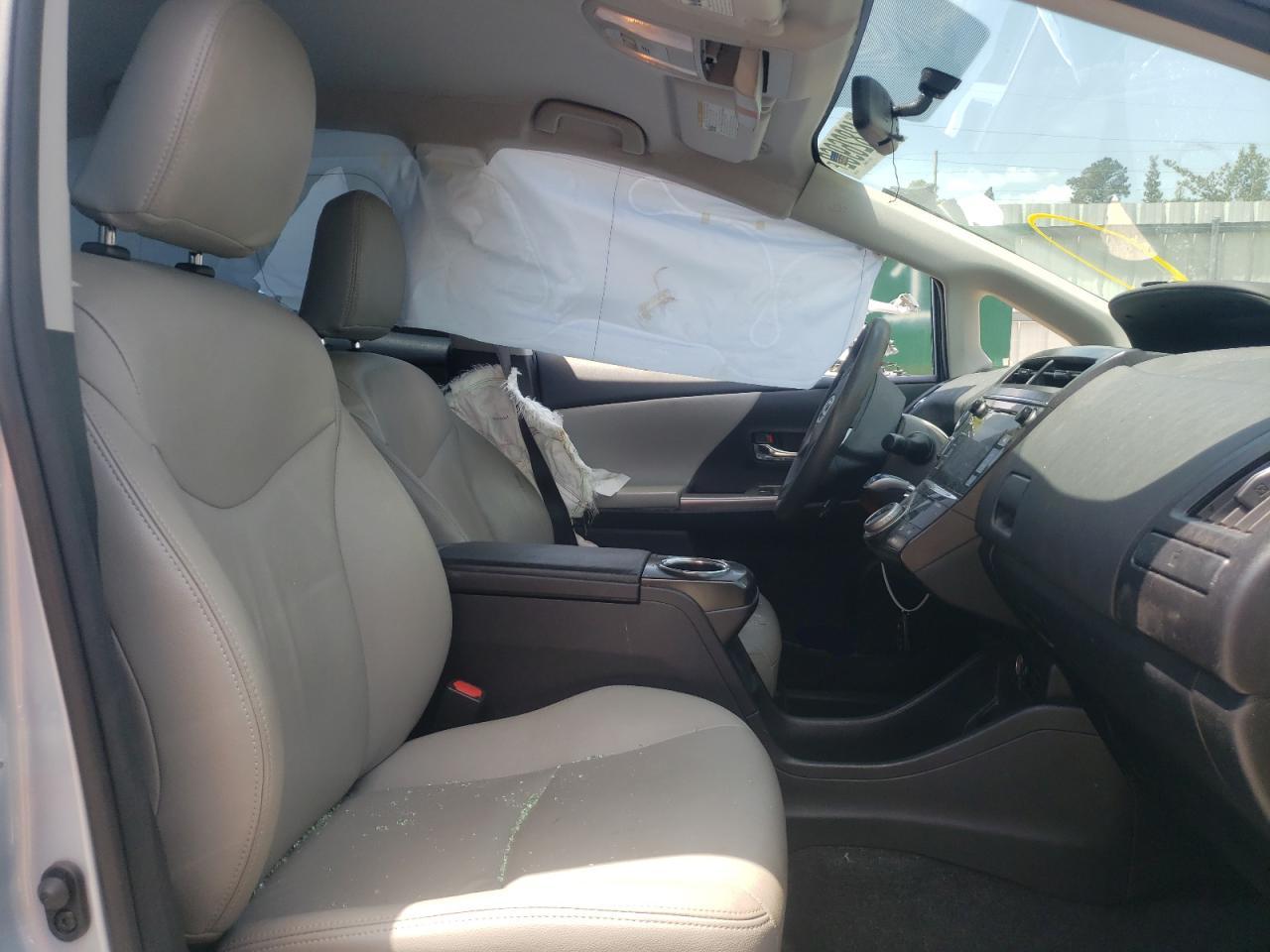 Photo 5 from auction – 2015 TOYOTA PRIUS V with VIN JTDZN3EU8FJ029206