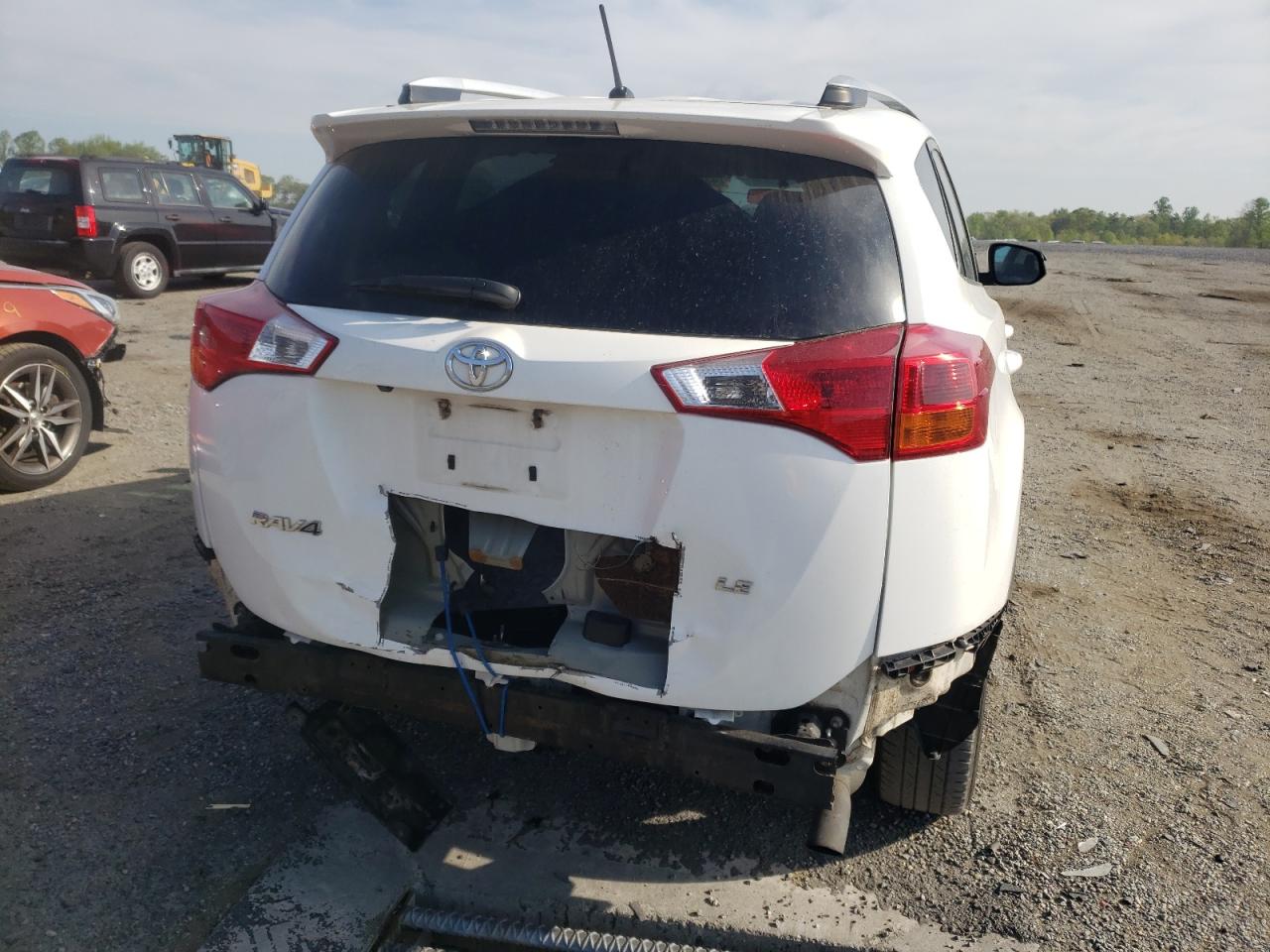 Photo 9 from auction – 2014 TOYOTA RAV4 LE with VIN 2T3ZFREVXEW116940