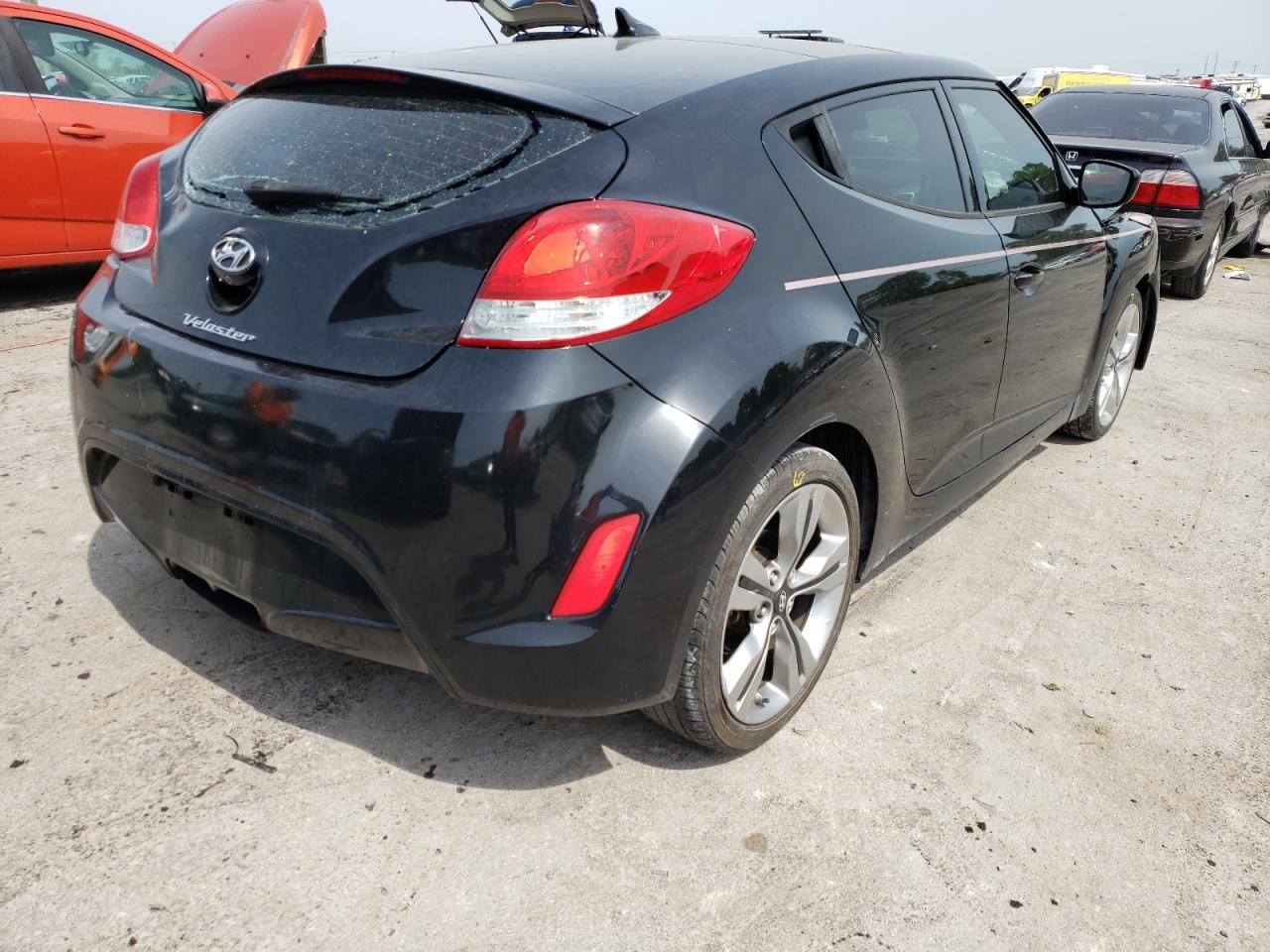 Photo 4 from auction – 2016 HYUNDAI VELOSTER with VIN KMHTC6AD9GU255043
