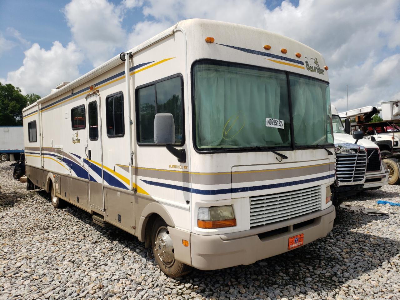 FLEETWOOD BOUNDER 2000 مع رقم تعريف المركبة 1FCNF53S4Y0A12615 - صورة من المزاد