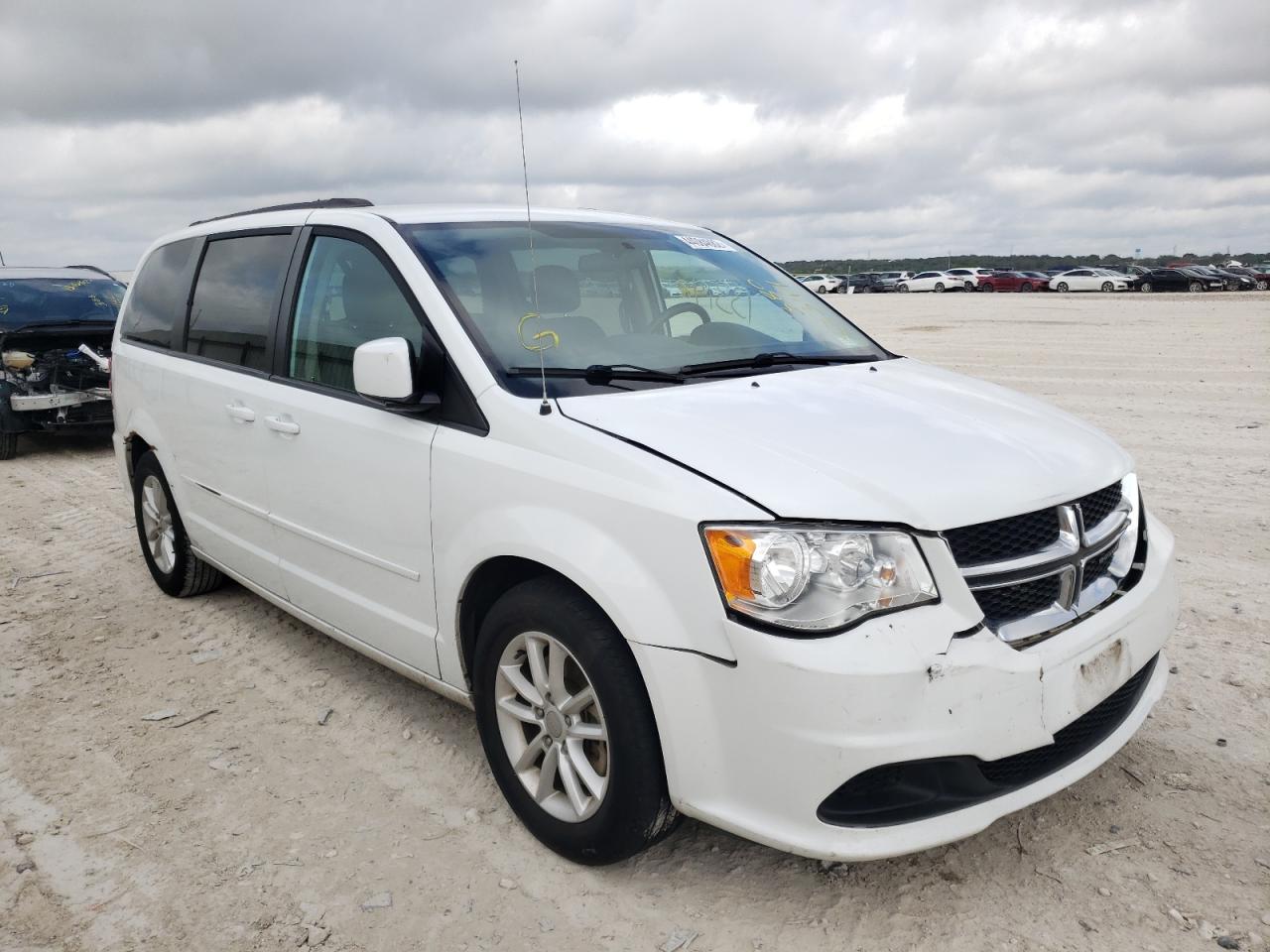 DODGE GRAND CARA 2016 مع رقم تعريف المركبة 2C4RDGCG4GR380344 - صورة من المزاد