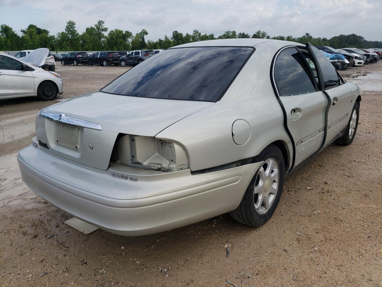 Photo 4 from auction – 2003 MERCURY SABLE LS P with VIN 1MEFM55SX3A632555