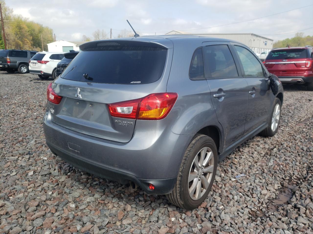 Zdjęcie 4 z aukcji – 2015 MITSUBISHI OUTLANDER z VIN 4A4AR3AU1FE032361