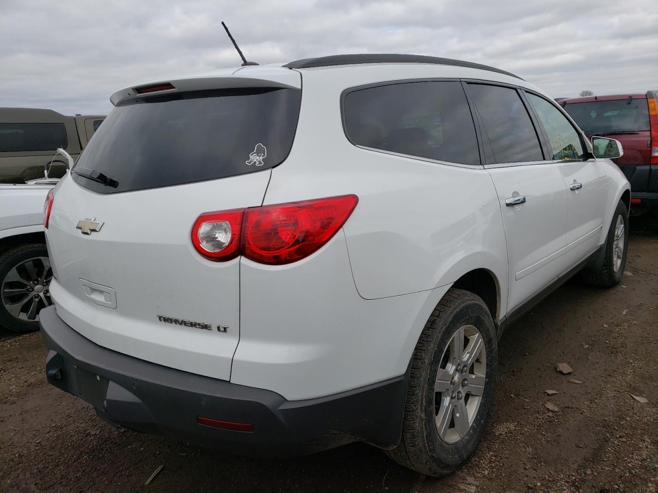Photo 4 from auction – 2010 CHEVROLET TRAVERSE L with VIN 1GNLVFED2AS130775
