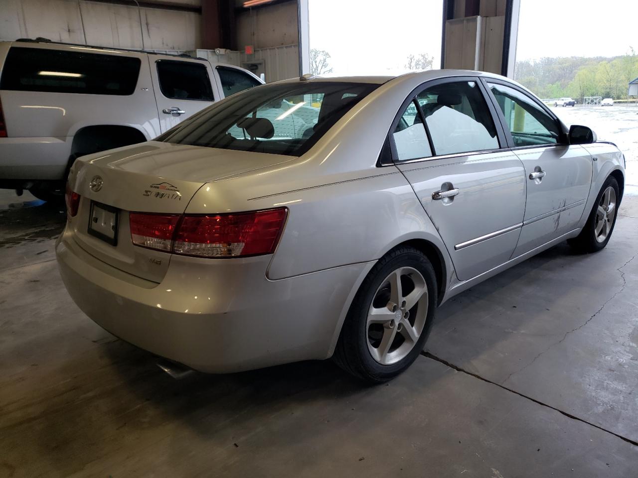Photo 4 from auction – 2007 HYUNDAI SONATA SE with VIN 5NPEU46F57H267774