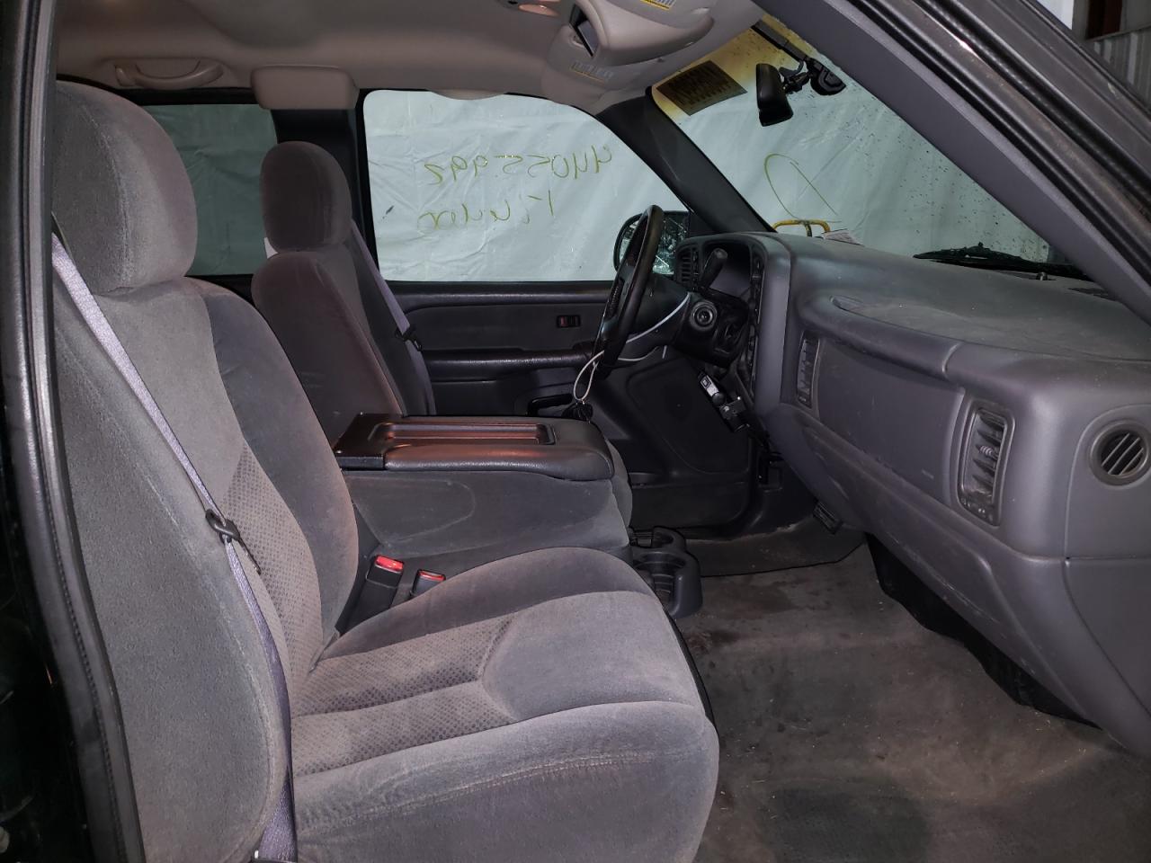 Photo 5 from auction – 2003 CHEVROLET SILVERADO with VIN 2GCEK19T631178085