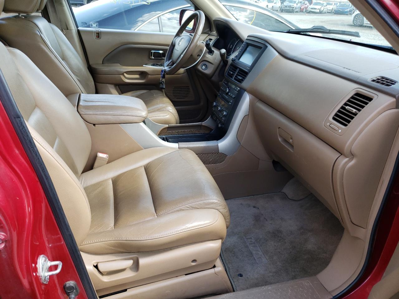 Photo 5 from auction – 2006 HONDA PILOT EX with VIN 5FNYF18766B022880