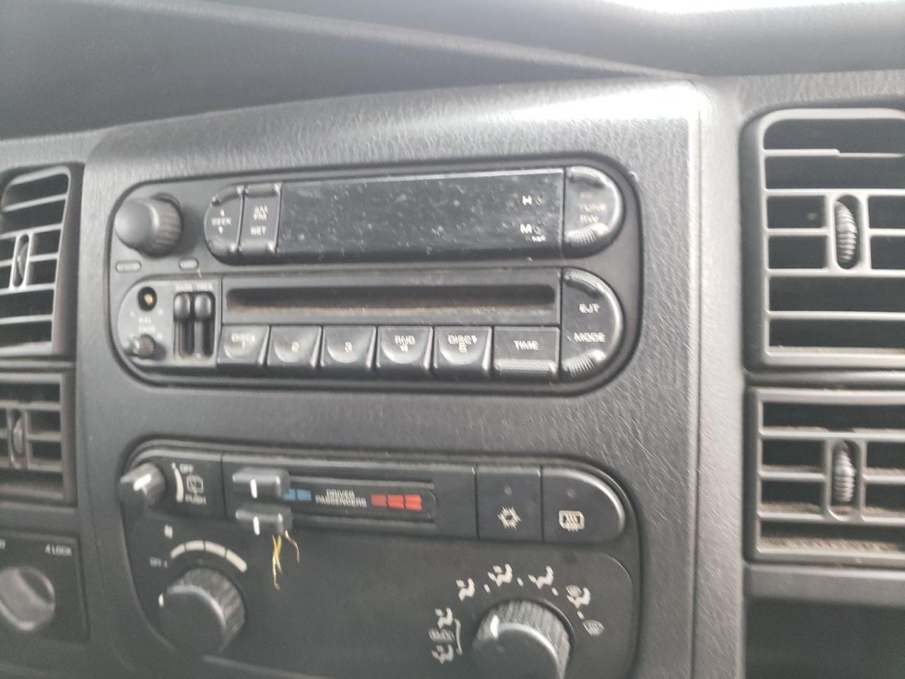 Photo 9 from auction – 2002 DODGE DURANGO with VIN 1B4HS38N52F212193