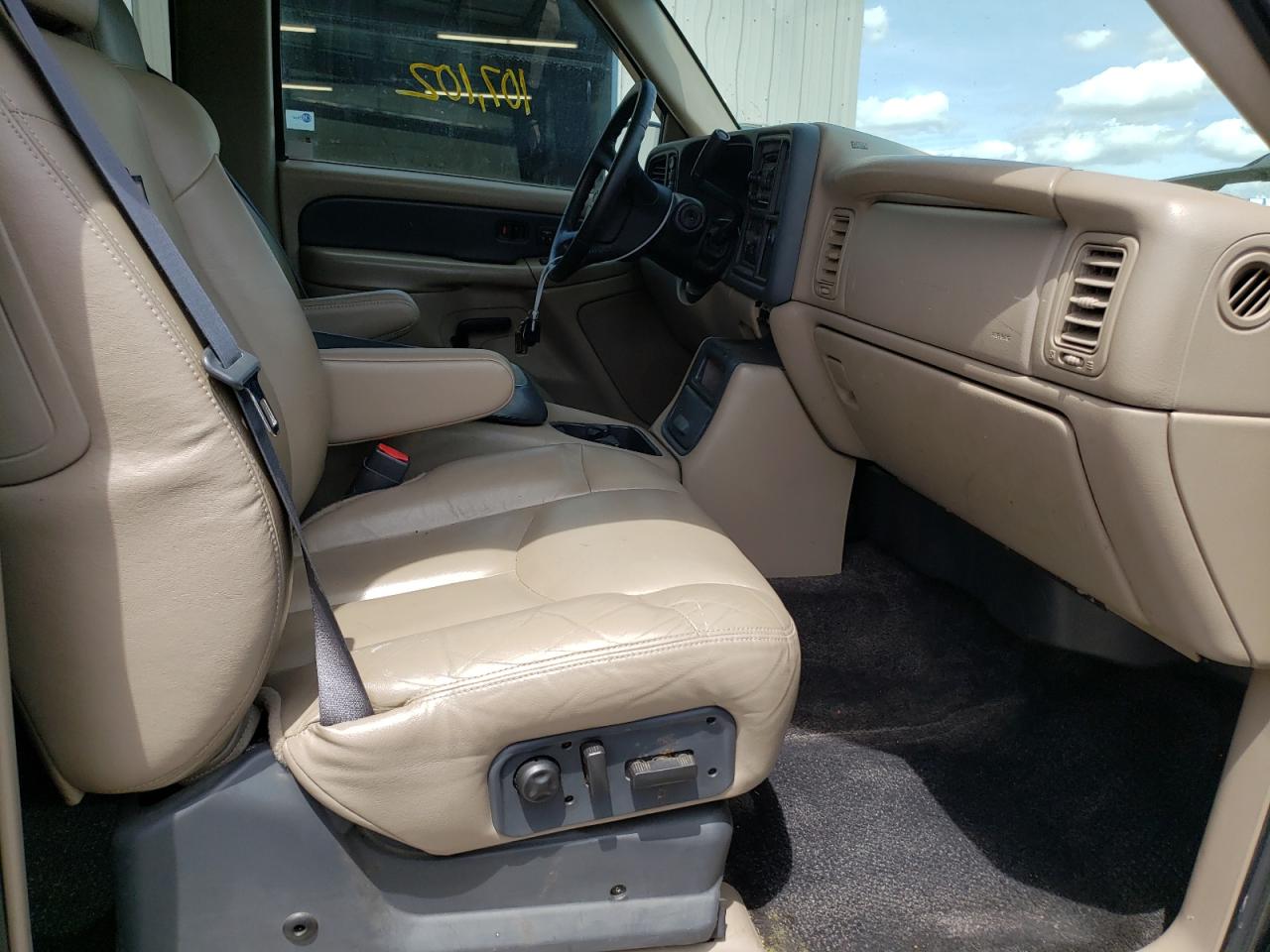 Photo 5 from auction – 2002 CHEVROLET AVALANCHE with VIN 3GNEK13T22G139516